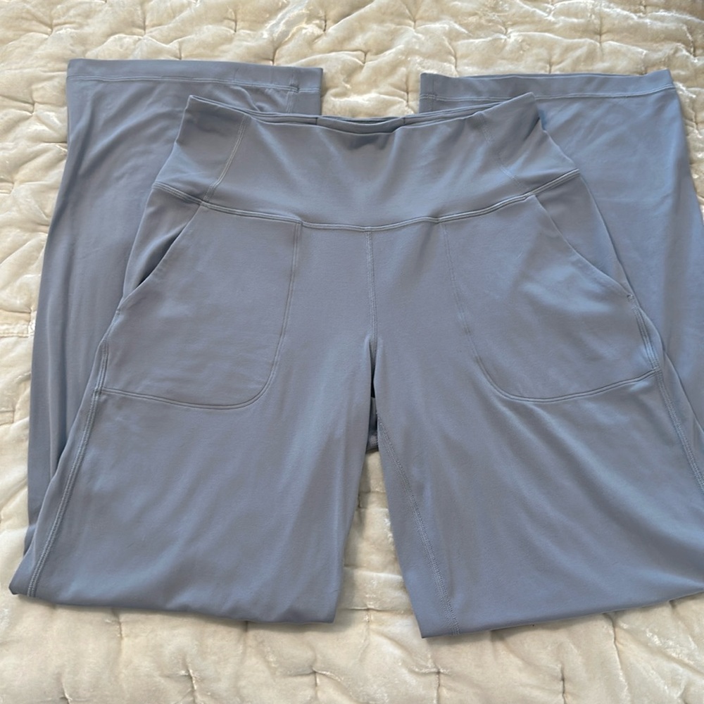 Lululemon align strait leg pant. Size 8.